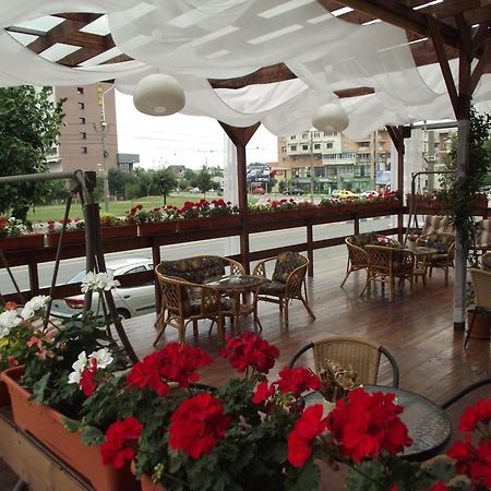 Hotel Flormang 克拉奥华 外观 照片