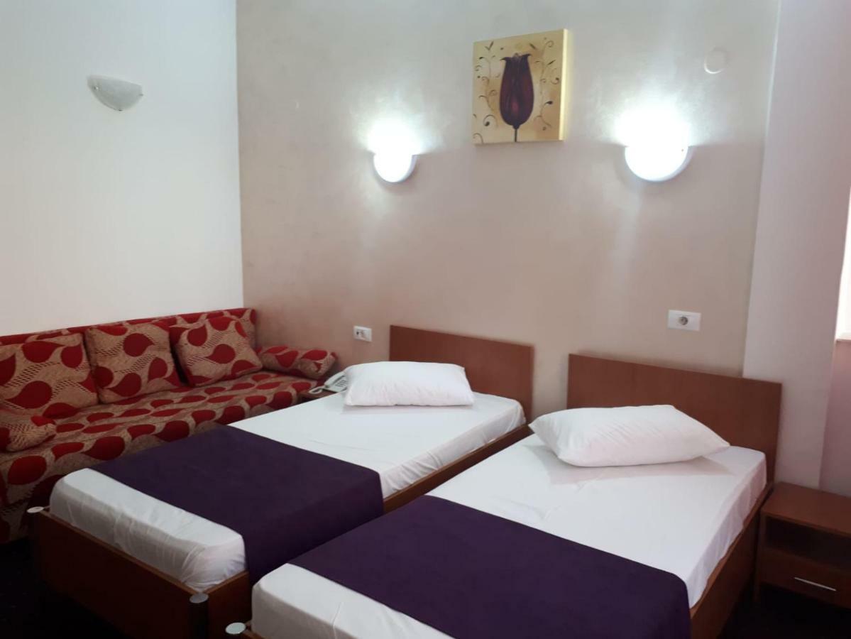 Hotel Flormang 克拉奥华 外观 照片